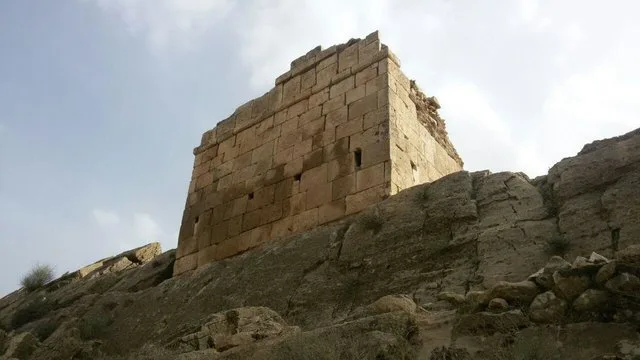 N83054867 72583663 jpg