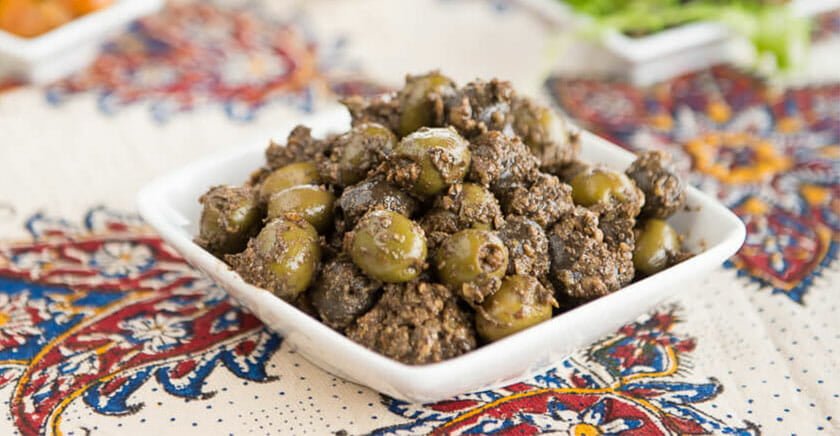 آموزش آشپزی طرز تهیه زیتون پرورده گیلانی یک پیش‌غذای بی‌نظیر