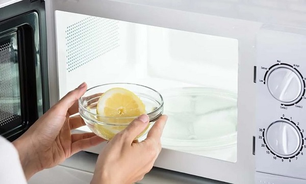 تمیز کردن سریع و آسان مایکروفر 3