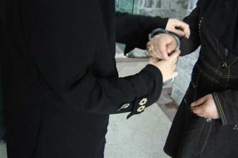 زن سارق