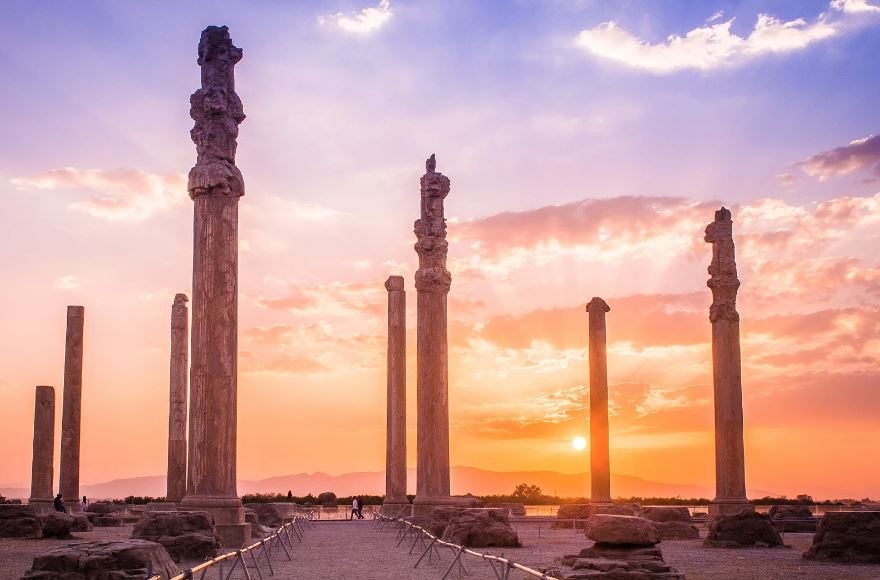 کاخ آپادانا 1 1
