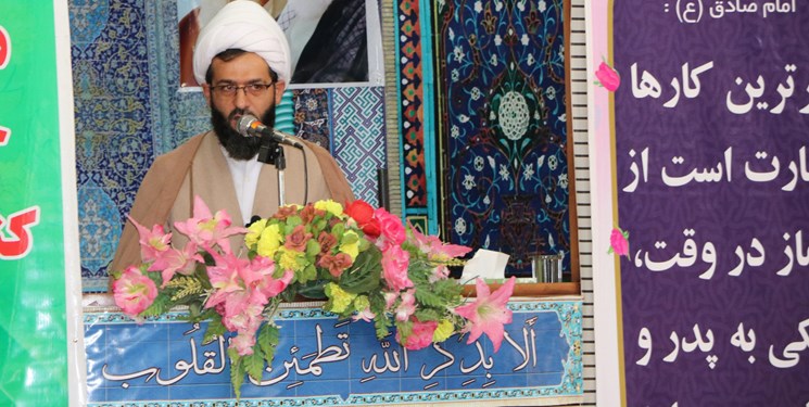 امام جمعه بیرم گفت: انتظار ما از استاندار فارس این است که صدای این مردم به گوش رییس جمهور برساند که مسئله فوق بحرانی آب شرب بیرم قریب به ۱۹ ساله میگذرد.