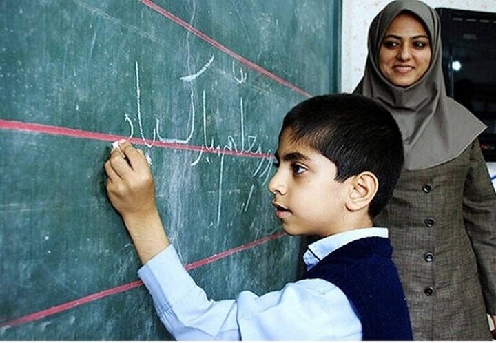 فزایش حقوق معلمان