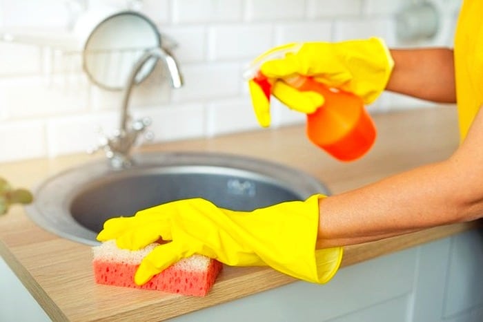 تمیز کردن سینک آشپزخانه