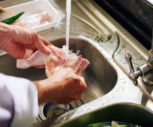 شستن مواد غذایی