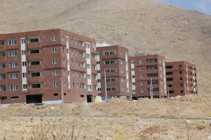 به کدام گروه از متقاضیان مسکن ملی خانه بزرگتر داده می شود؟