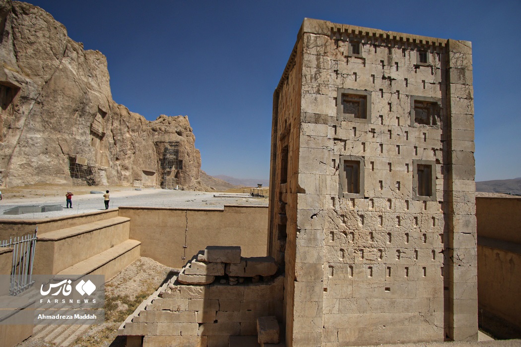 آسیب جدی به نقش رستم 10