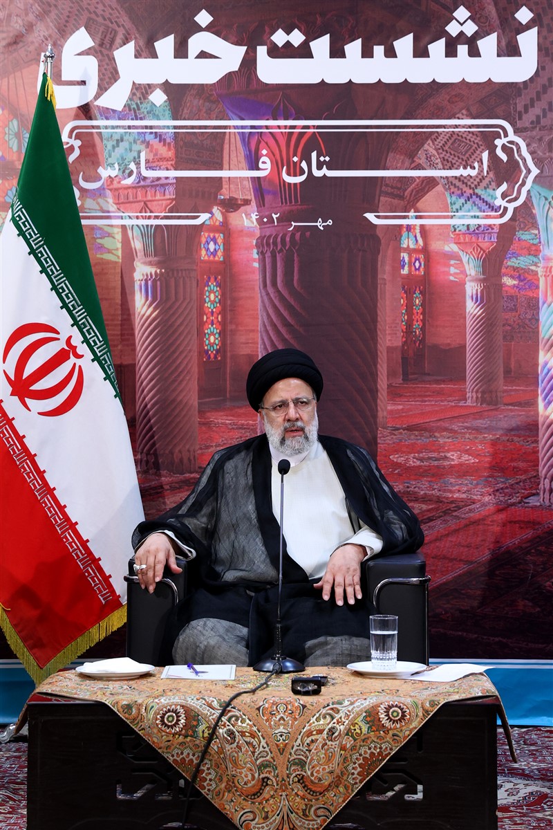 نشست خبری با خبرنگاران در شیراز 1402 سفر دور دوم 10