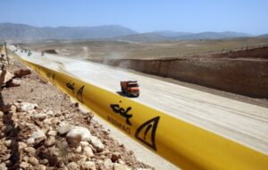 بخشی از بزرگراه تنگ خیاره ـ لپویی در استان فارس زیر بار ترافیک می‌رود