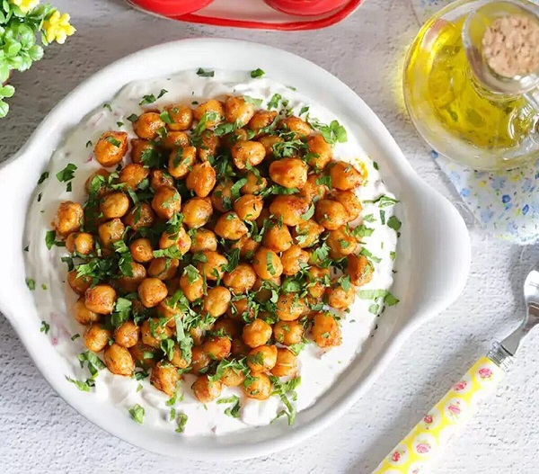 آشپزی | طرز تهیه بادمجان کبابی با ماست و نخود یک سالاد رویایی