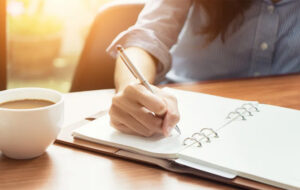 فواید شگفت انگیز نوشتن درمانی در سلامت روح و روان