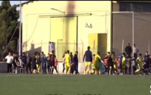 چاقوکشی ناجانمردانه روی بازیکنان فجر سپاسی در بازی با گل گهر سیرجان