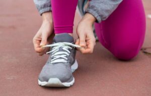 آیا می دانید پوشیدن کفش نامناسب چه تاثیر خطرناکی بر سلامت قلب می گذارد؟