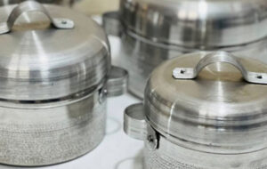 سفید و درخشان کردن قابلمه روحی تنها با ۹ روش آسان و طبیعی