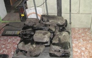 کشف ۷۵ تریاک ناب از زن و شوهر لیفان سوار در لارستان