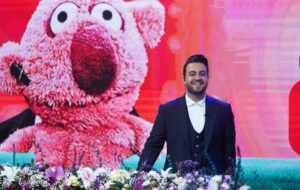 نگاه کنید|متلک جناب خان به قیمت ۱ استکان چای دبش