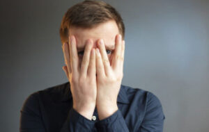 آگهی  جنسی در “دیوار” که آدم از خجالت آب می شود