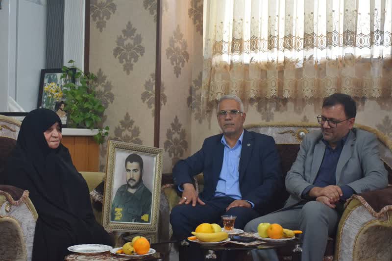 دیدار با خانواده شهدا