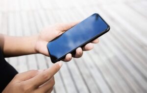 چگونه مشکل روشن نشدن گوشی اندرویدی و آیفون رفع کنیم؟