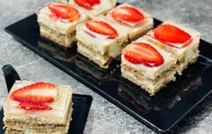 طرز تهیه شیرینی خوشمزه برای شب یلدا بدون فر و خامه قنادی