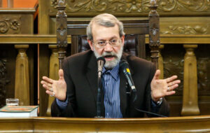 صحنه‌گردانی علی لاریجانی در انتخابات مجلس با ۵۰۰ کاندیدا !