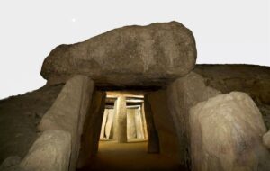 تصاویر غار مِنگا دولمن شاهکار مهندسی و معماری ۵۷۰۰ ساله