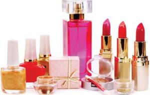 مضرات عجیب مصرف روزانه محصولات آرایش و پیرایش مو که به شما نمی گویند