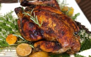 طرز تهیه مرغ شکم پر قابلمه ای یک غذا‌ی بسیار خوشمزه ایرانی