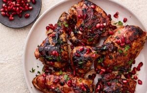 طرز تهیه مرغ اناری یک شام لذیذ ویژه شب یلدا که کولاک کنید