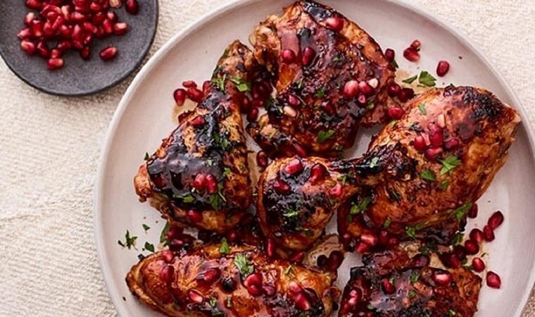 طرز تهیه مرغ اناری یک شام لذیذ ویژه شب یلدا که کولاک کنید