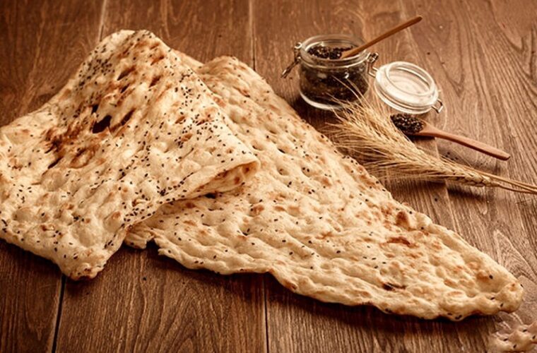 تاریخچه نان سنگک و خواص جالب آن که نباید سوختگی داشته باشد