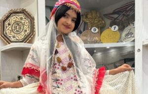 عکس دختر هادی چوپان با لباس لری که واقعا زیباست/ تصاویر خانواده گرگ ایرانی در دبی