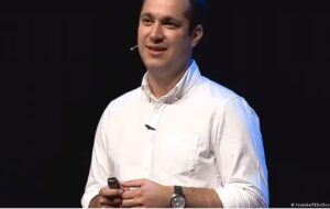 فیلم|اعتراف حسین طائب به درجه علمی کاوه مدنی که گفت مجبور می‌شوید آب از کشورهای منطقه بگیرید