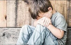 ماجرای یتیم آزادراه اصفهان شیراز که کسی مسئولیتش را قبول نمی کند