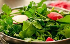 ۴ تکنیک برای تازه نگه داشتن طولانی مدت سبزی خوردن