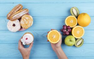 ۹ ترکیب غذایی که هرگز نباید همراه با میوه‌ مصرف شوند