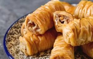 ترفند تازه نگه داشتن باقلوا + علت خشک و یا خمیر شدن این شیرینی