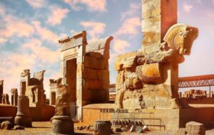 تقصیر را گردن «تغییر اقلیم» و «هارپ» نیندازید/ استان فارس ابر زیاد آمد ولی بارش نشد/ مردم حق دارند ناراضی باشند