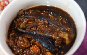 طرز تهیه ترشی بادمجان و موسیر جنوبی خوشمزه و محلی