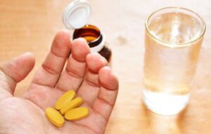 وزارت بهداشت: برای مصرف قرص‌ از مصرف این ۶ نوشیدنی خودداری کنید