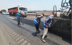 مسافرین و راننده ها خرابی جاده های هرمزگان را گزارش کنند