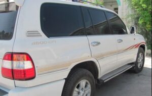 راننده این لندکروز ۱۲ میلیاردی ماشین را گذاشت و فرار کرد+عکس