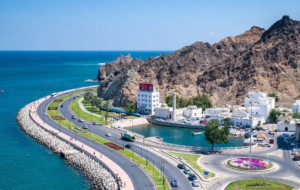 دلارهای مسافر شیراز-مسقط را گرفتند یه جریمه سنگین هم روش !