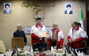 این مرد ۷۰۰ میلیارد تومان مغازه را به نام هلال احمر سند زد+عکس