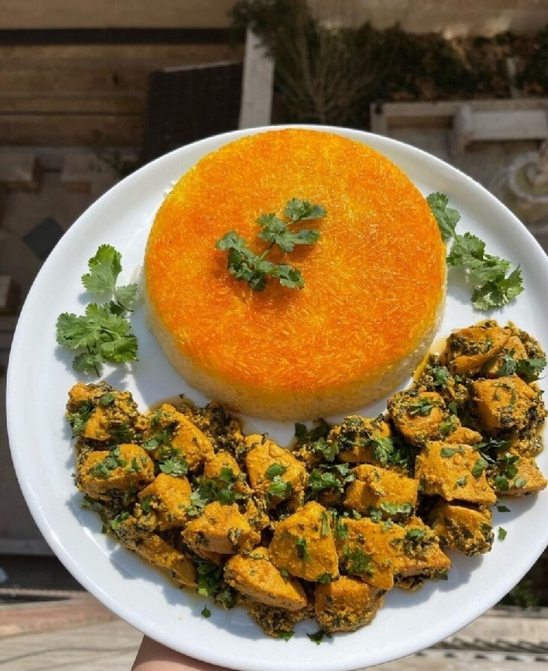 پخت مرغ با گشنیز و ماست