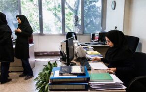 واکنش تاسف بار و منفی دولت به افزایش ۲ درصدی حقوق کارمندان خودش