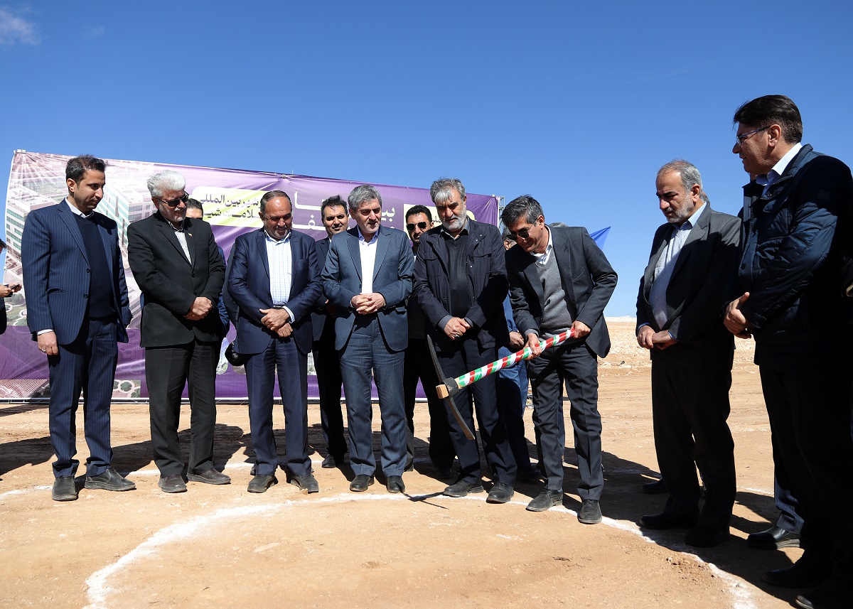 کلنگ بیمارستان صنعت نفت فارس در شهر بین المللی سلامت شیراز 2