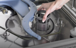 روش صحیح و اصولی تمیز کردن فیلتر ماشین ظرفشویی