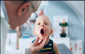 اقدامات اورژانسی در بلع اجسام توسط کودکان که باید فورا انجام دهید