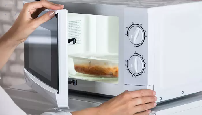 How to heat food in the microwave1 1